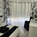La Casita De Omar En El Corazon Del Puerto de la Cruz (Tenerife)